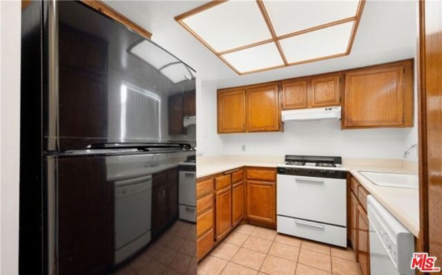1004 E Garfield Avenue, Glendale, CA 91205