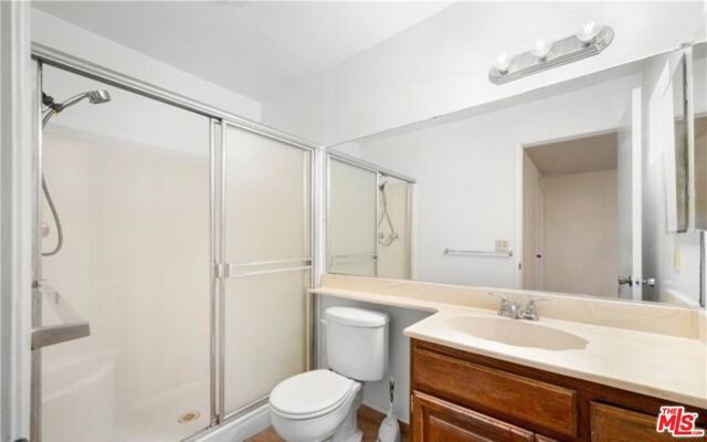 1004 E Garfield Avenue, Glendale, CA 91205