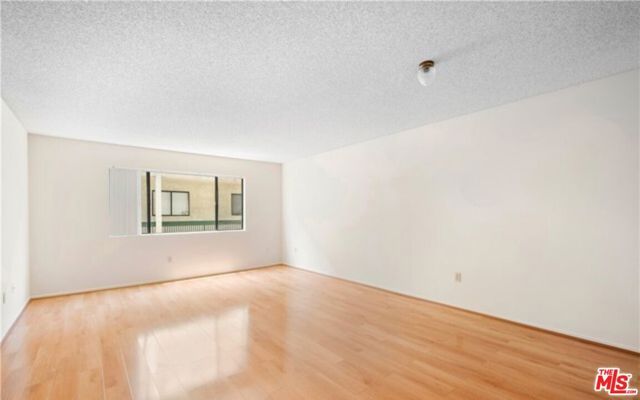 1004 E Garfield Avenue, Glendale, CA 91205