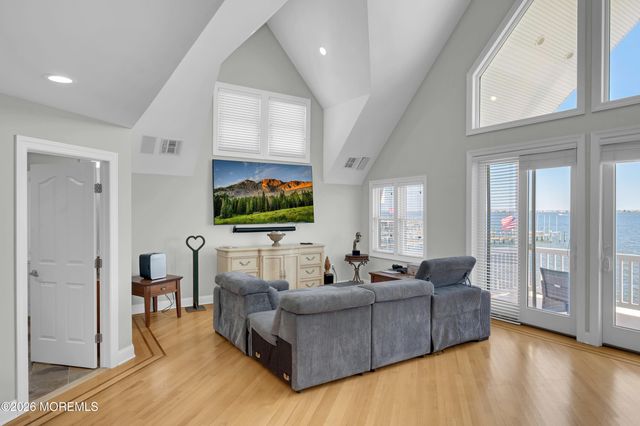 553 Long Point Drive, Toms River, NJ 08753