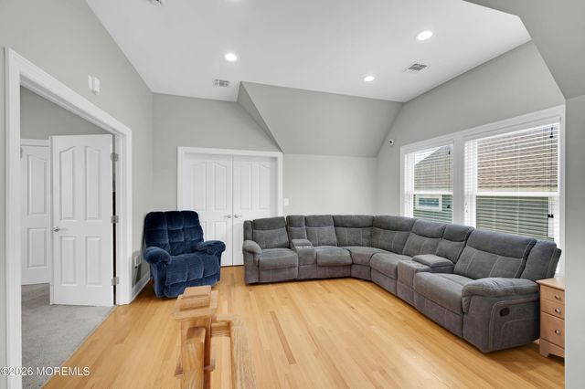 553 Long Point Drive, Toms River, NJ 08753