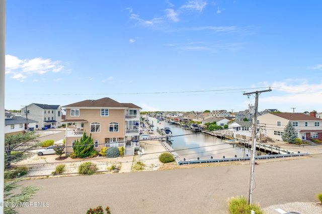 553 Long Point Drive, Toms River, NJ 08753