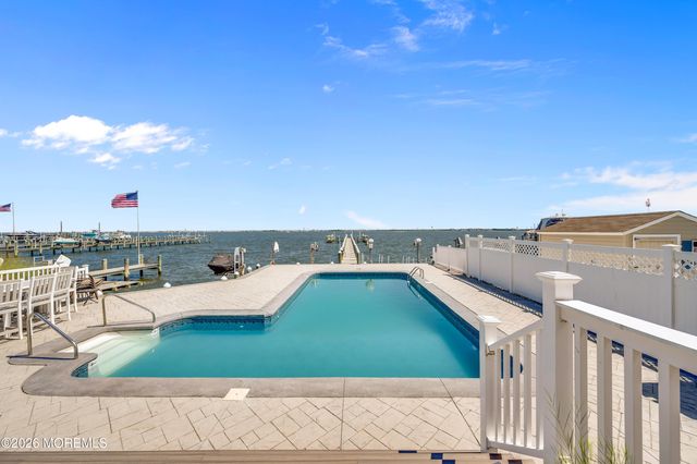 553 Long Point Drive, Toms River, NJ 08753