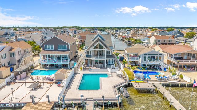 553 Long Point Drive, Toms River, NJ 08753