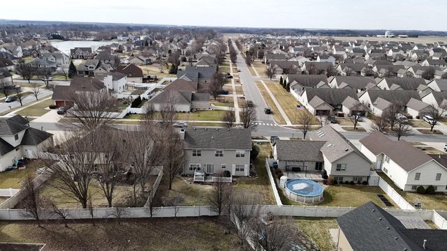 10491 Pike Street, Crown Point, IN 46307