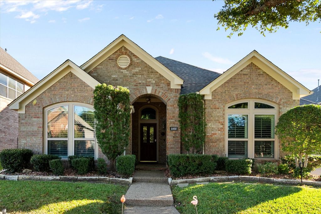1002 Muirfield Drive, Mansfield, TX 76063 — exterior