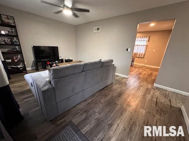 1835 CEDAR Street, Jacksonville, IL 62650