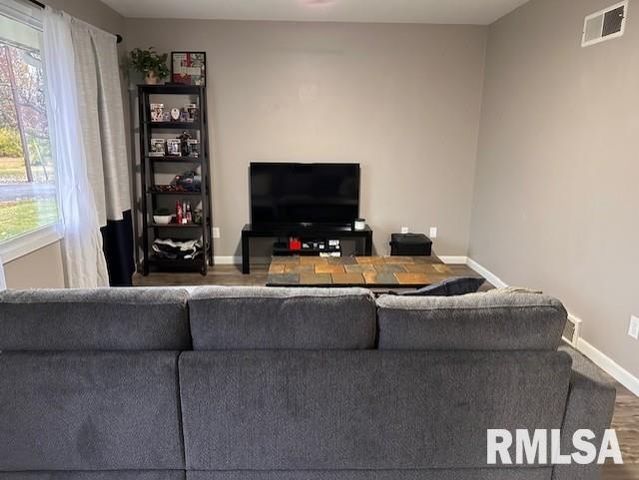 1835 CEDAR Street, Jacksonville, IL 62650