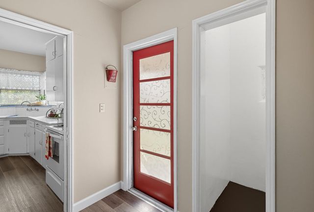 881 Gill Way, Chowchilla, CA 93610