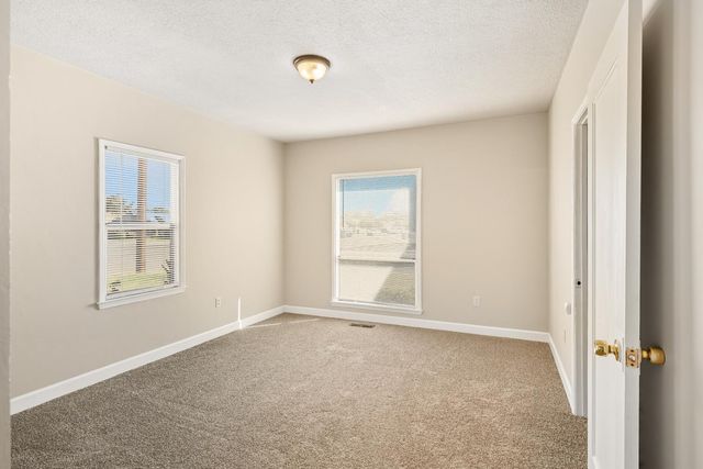 881 Gill Way, Chowchilla, CA 93610