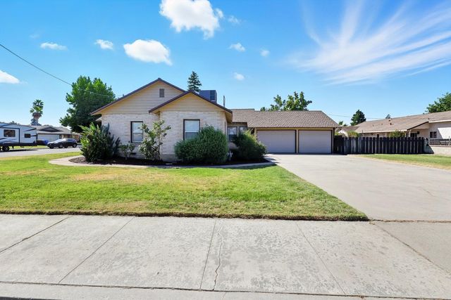 881 Gill Way, Chowchilla, CA 93610