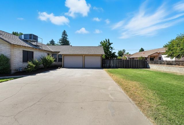 881 Gill Way, Chowchilla, CA 93610