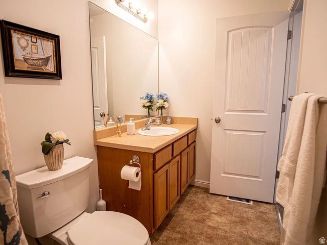 929 N FARMINGTON XING, Farmington, UT 84025