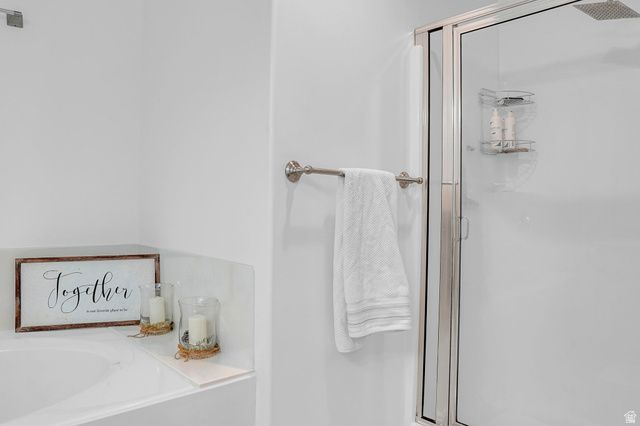 929 N FARMINGTON XING, Farmington, UT 84025