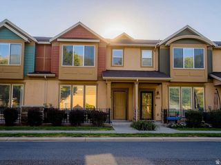 929 N FARMINGTON XING, Farmington, UT 84025