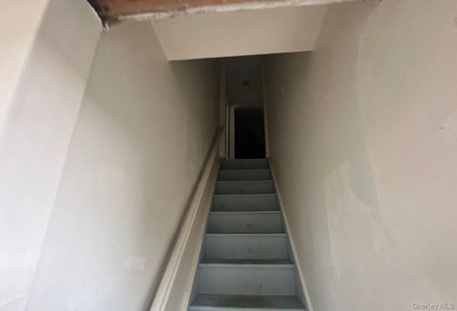 104 Weeks Road, North Babylon, NY 11703