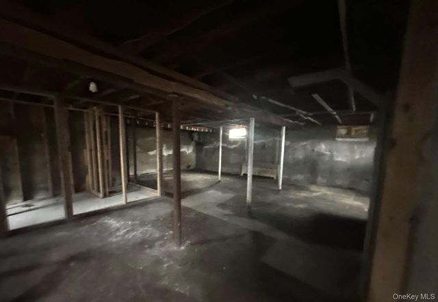 104 Weeks Road, North Babylon, NY 11703