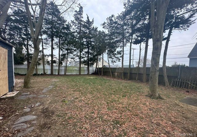 104 Weeks Road, North Babylon, NY 11703