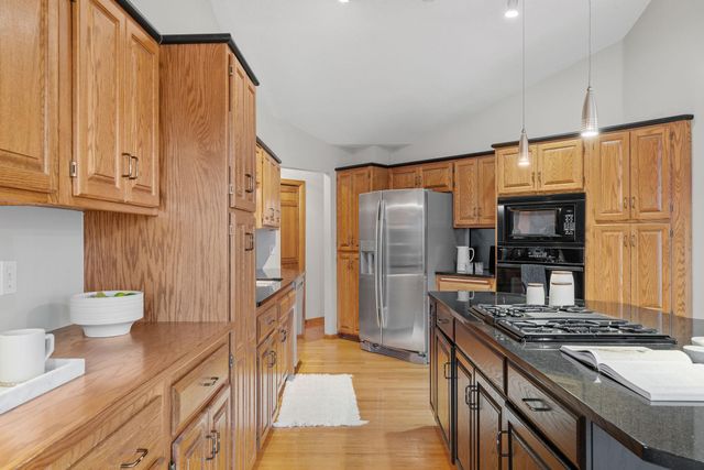 1688 Chatham Avenue, Arden Hills, MN 55112