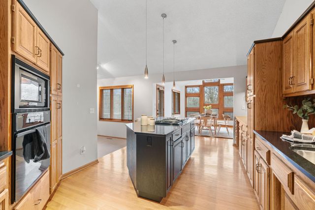 1688 Chatham Avenue, Arden Hills, MN 55112