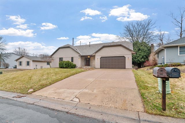 1688 Chatham Avenue, Arden Hills, MN 55112