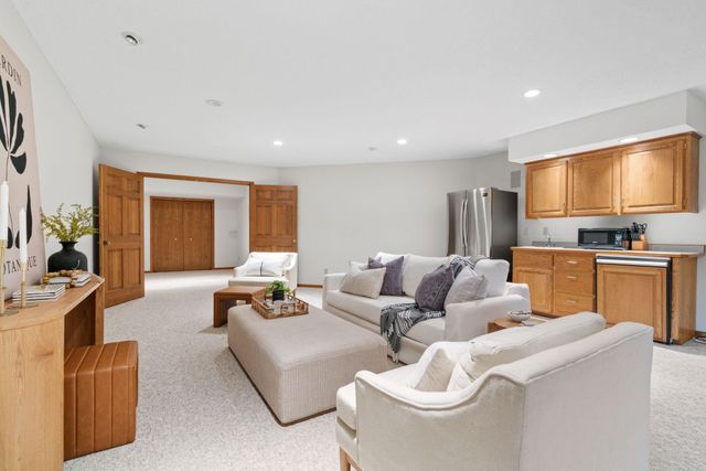 1688 Chatham Avenue, Arden Hills, MN 55112