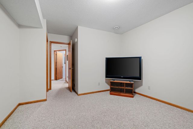 1688 Chatham Avenue, Arden Hills, MN 55112