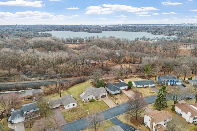 1688 Chatham Avenue, Arden Hills, MN 55112