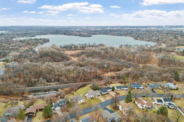 1688 Chatham Avenue, Arden Hills, MN 55112