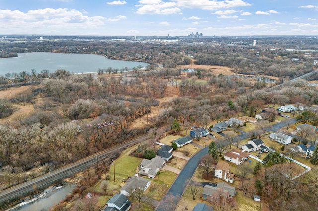 1688 Chatham Avenue, Arden Hills, MN 55112