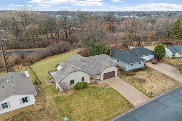 1688 Chatham Avenue, Arden Hills, MN 55112