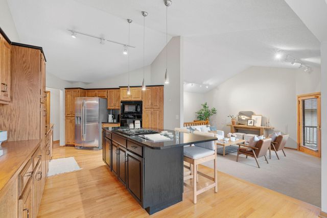 1688 Chatham Avenue, Arden Hills, MN 55112