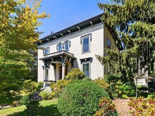 41 Dearborn St, Salem, MA 01970