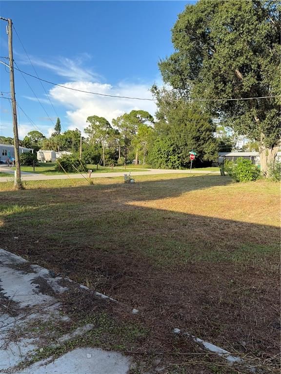 15555 Mango DR, PUNTA GORDA, FL 33955 — photo 2