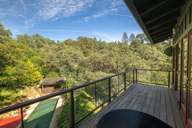 200 Hidden Creek Dr, Auburn, CA 95603