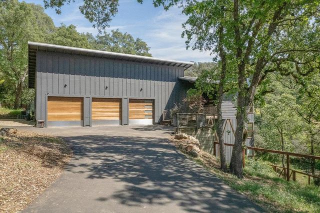 200 Hidden Creek Dr, Auburn, CA 95603