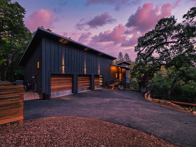 200 Hidden Creek Dr, Auburn, CA 95603