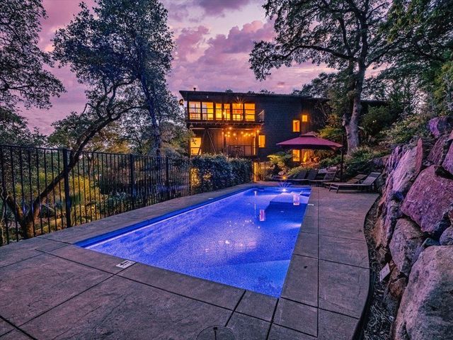 200 Hidden Creek Dr, Auburn, CA 95603