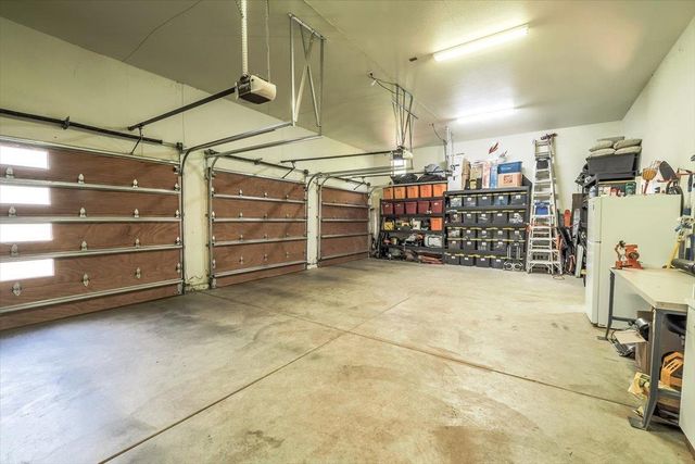 200 Hidden Creek Dr, Auburn, CA 95603