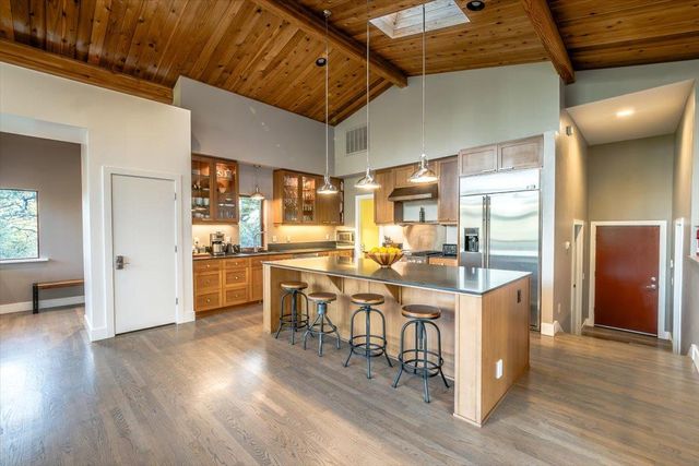 200 Hidden Creek Dr, Auburn, CA 95603