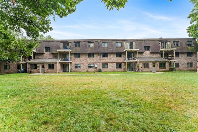 59 School St B15, Northborough, MA 01532