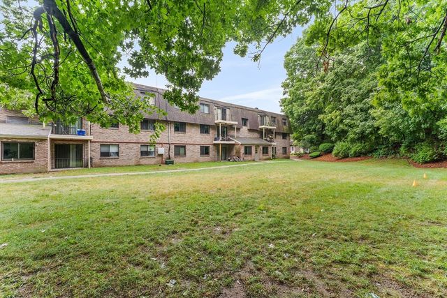 59 School St B15, Northborough, MA 01532