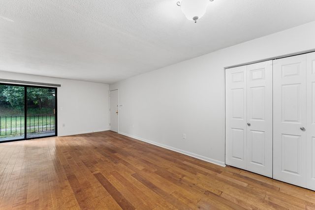 59 School St B15, Northborough, MA 01532
