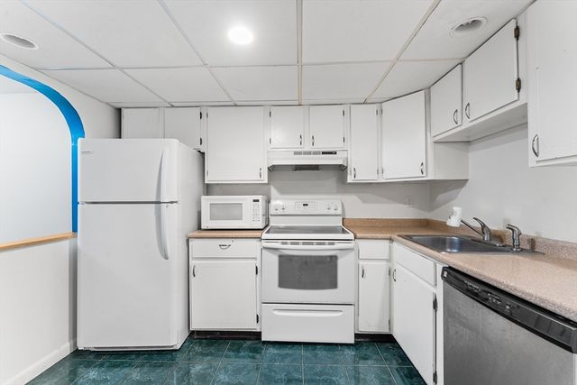 59 School St B15, Northborough, MA 01532