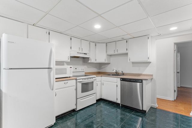 59 School St B15, Northborough, MA 01532