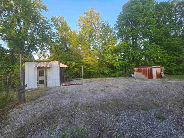 1888 Pelzer Road, Boonville, IN 47601