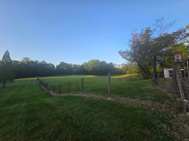 1888 Pelzer Road, Boonville, IN 47601