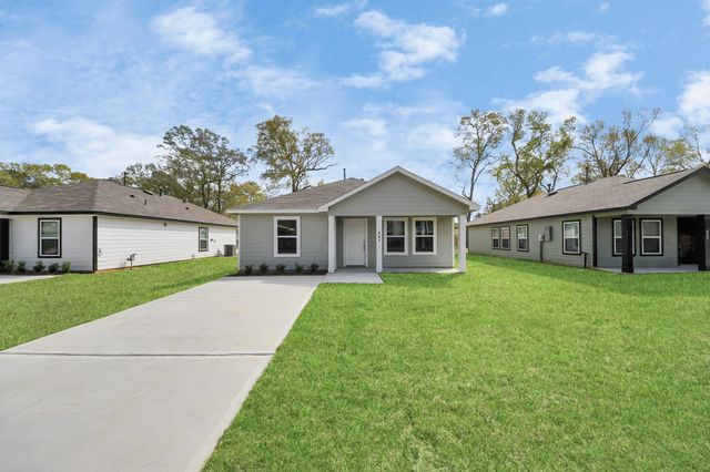805 Jefferson Ave, Cleveland, TX 77327
