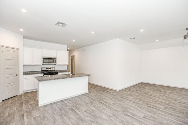 515 Hunter Grove Lane, China, TX 77613