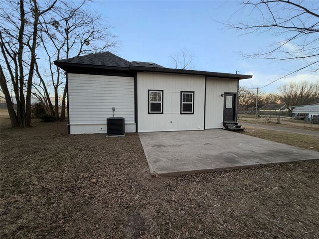 110 Mill Street, Cumby, TX 75433